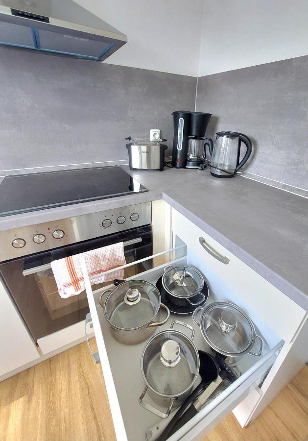 Moderne Wohnung Mit Vollausstattung In Ruhiger Lage, W-Lan Grossrohrsdorf エクステリア 写真