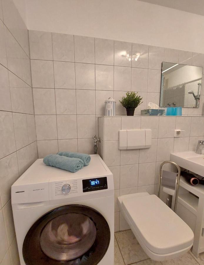 Moderne Wohnung Mit Vollausstattung In Ruhiger Lage, W-Lan Grossrohrsdorf エクステリア 写真