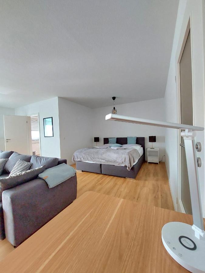 Moderne Wohnung Mit Vollausstattung In Ruhiger Lage, W-Lan Grossrohrsdorf エクステリア 写真